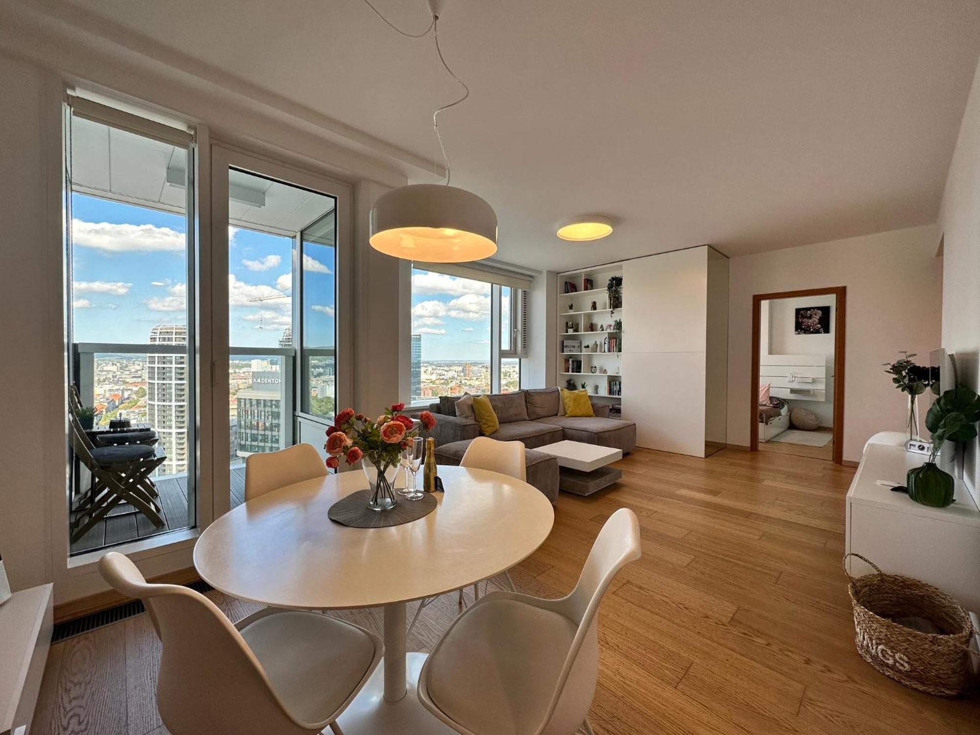 View From 27th Floor, Free Parking, Keyless Apartmán *